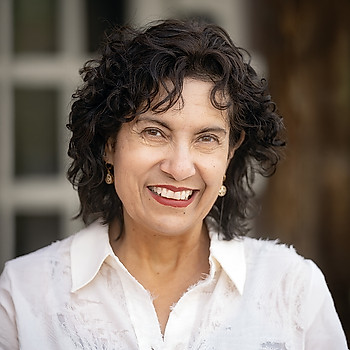 Portrait of Alexanna Padilla, Associate Broker